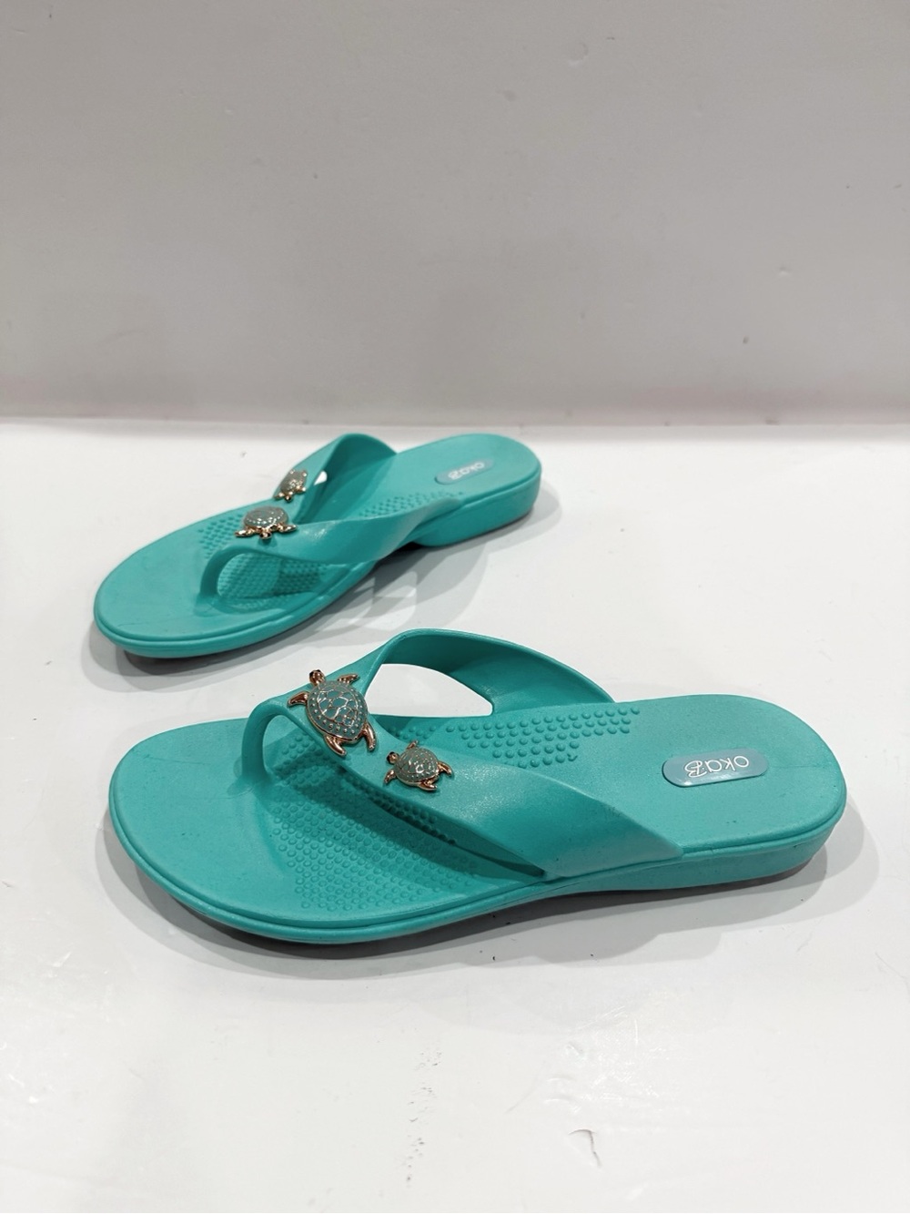 Oka-B Women M/L 8.5-9.5 Turquoise Turtle Flip Flops Sandals Resort Beach